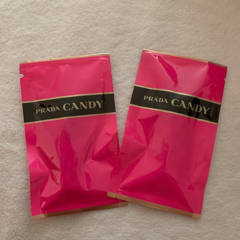 5/$15 Prada Candy Parfum Sample Set